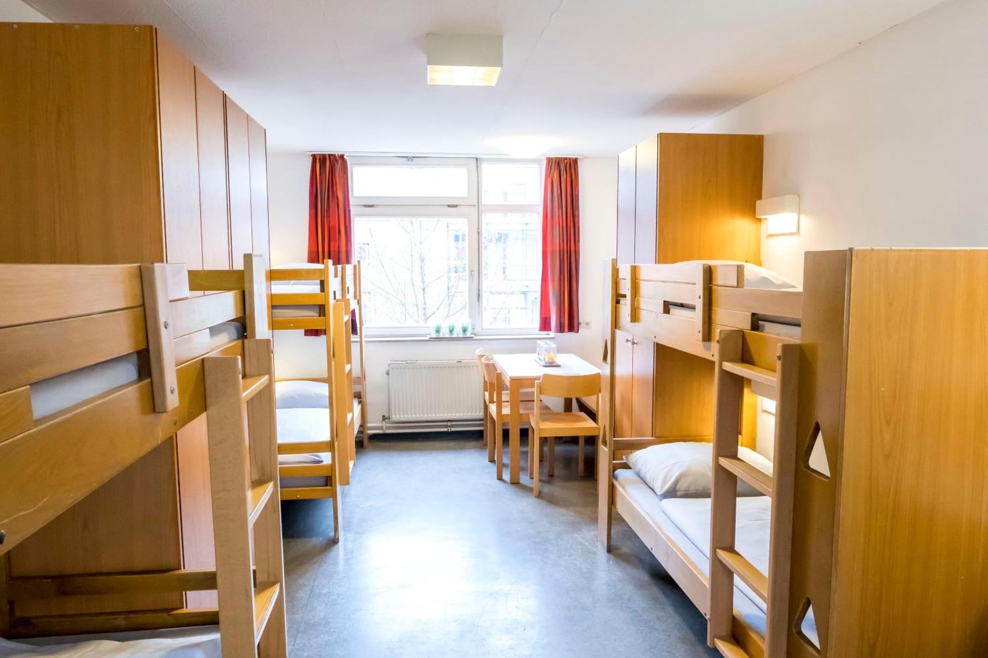 Bett im gemischten 6-Bett-Schlafsaal